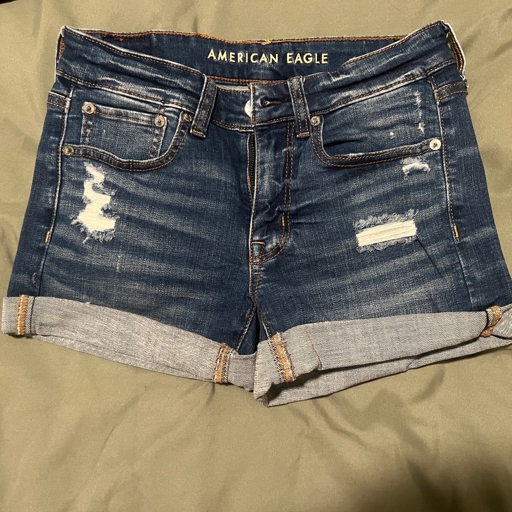 AE Women’s Midi Shorts